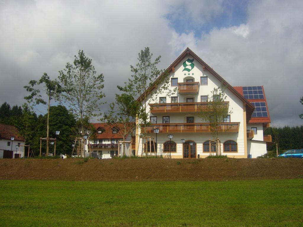 Hotel Strasshof Пфаффенхофен-ан-дер-Ильм Экстерьер фото