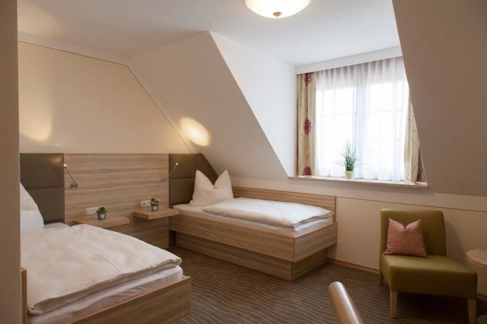 Hotel Strasshof Пфаффенхофен-ан-дер-Ильм Экстерьер фото